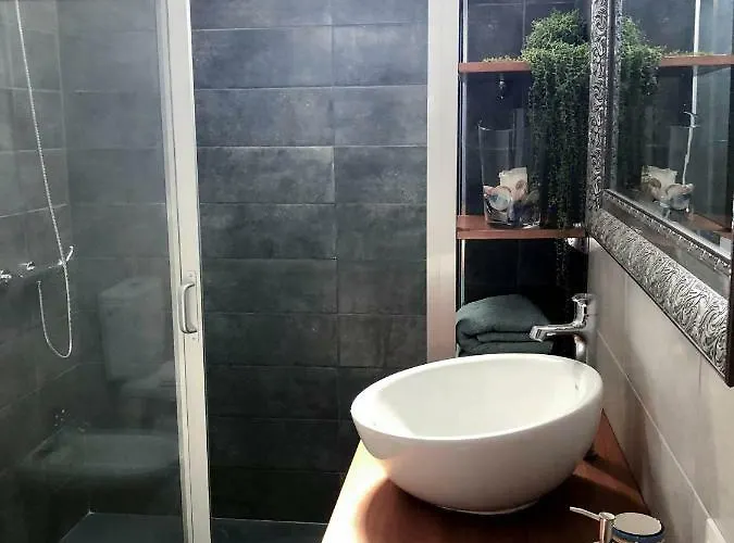 Appartamento Close To Everything | A/c+ Wifi | 1min | *