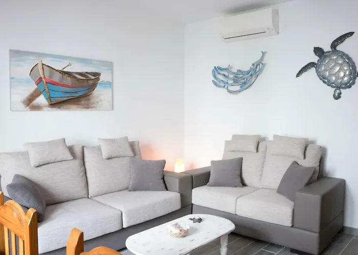 Close To Everything | A/c+ Wifi | 1min | *