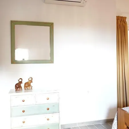 Close To Everything | A/c+ Wifi | 1min | 公寓 洛斯克里斯蒂亚诺斯