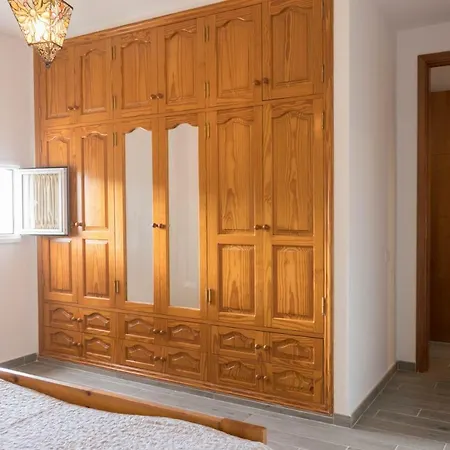 Apartment Close To Everything | A/c+ Wifi | 1min | Los Cristianos (Tenerife)